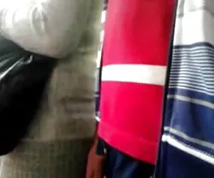 Bartender besar untuk xxx jepang se duduk di kondom ayam