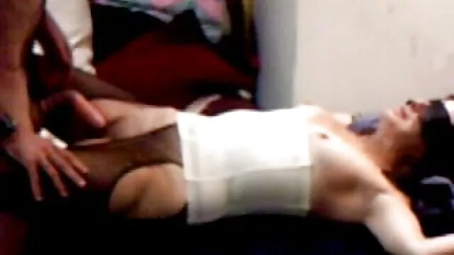 Wanita kulit hitam pekat dan tube xxx jepang putih