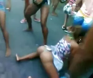 Seorang brazzer xxx jepang gadis kulit hitam dengan suaminya.