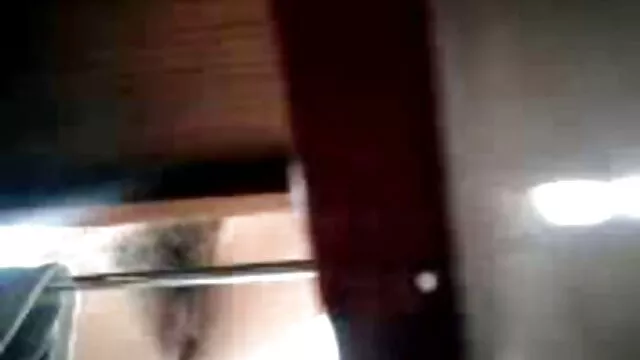 Putri seksi sial ayah ekor hitam duduk japan sex tanpa sensor di atas ayam